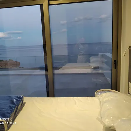 Anatoli Villa *